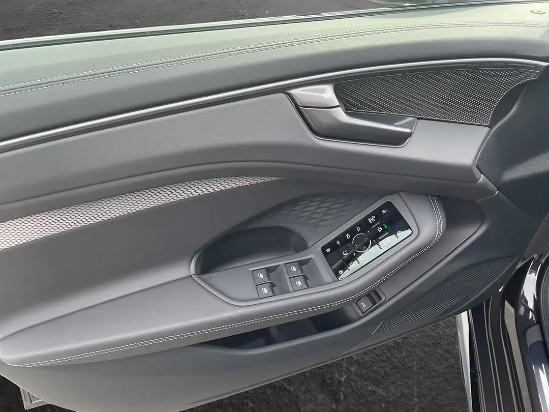 Audi A6 - Thumbnail 5