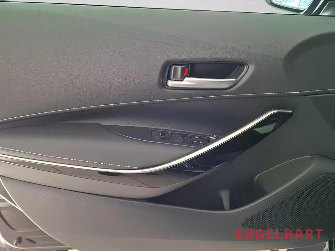 Toyota Corolla - Thumbnail 9