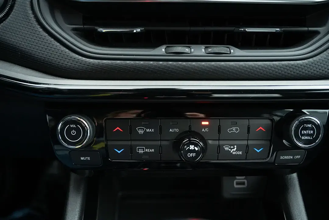 Jeep Compass - Thumbnail 11