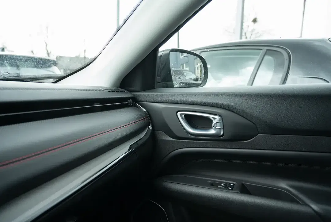 Jeep Compass - Thumbnail 13