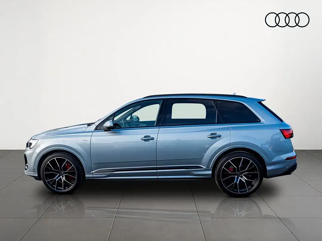 Audi Q7 - Thumbnail 3