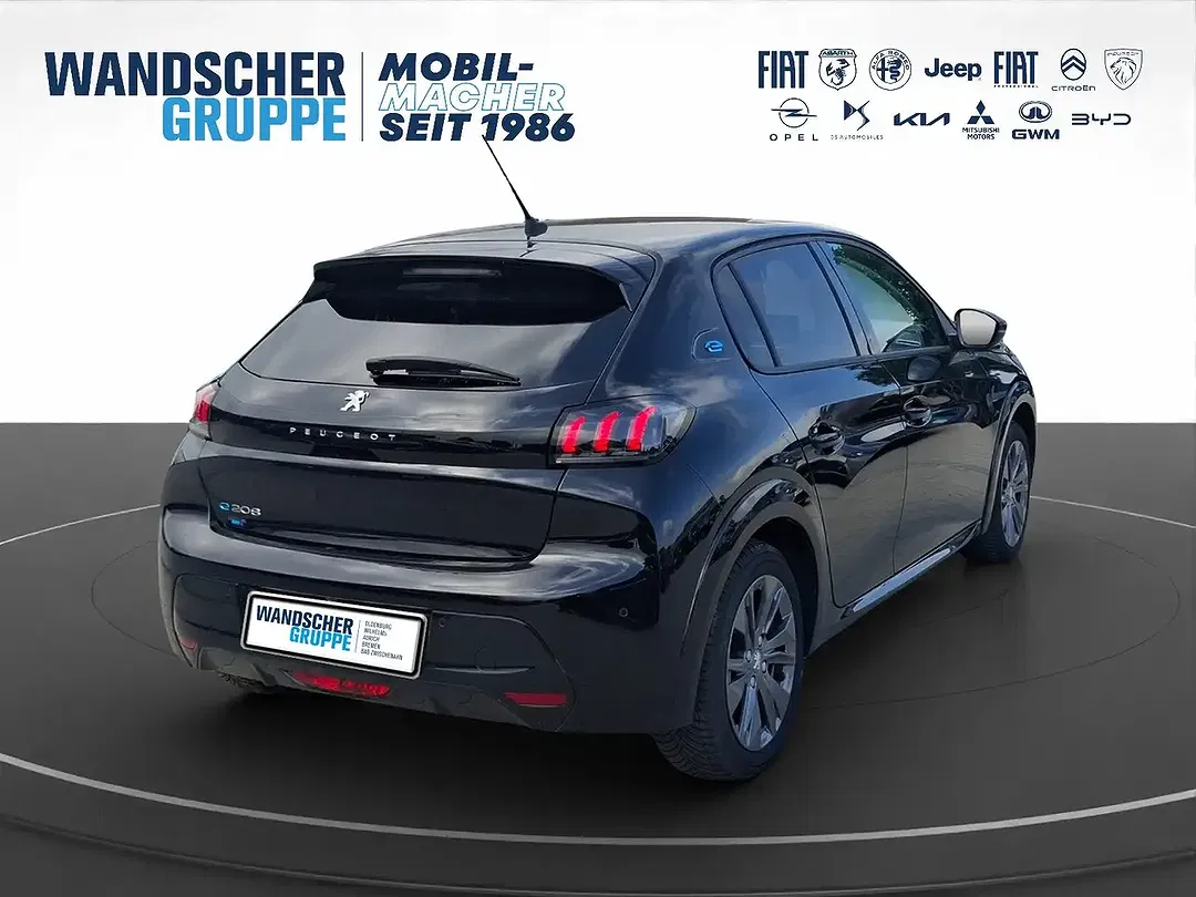 Peugeot 208 - Thumbnail 3