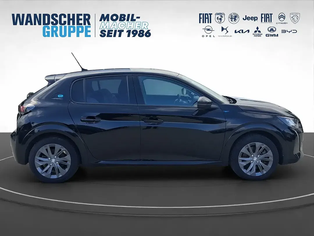 Peugeot 208 - Thumbnail 4
