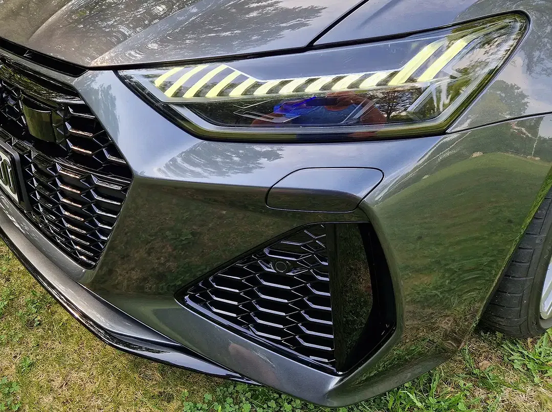 Audi RS6 - Thumbnail 12