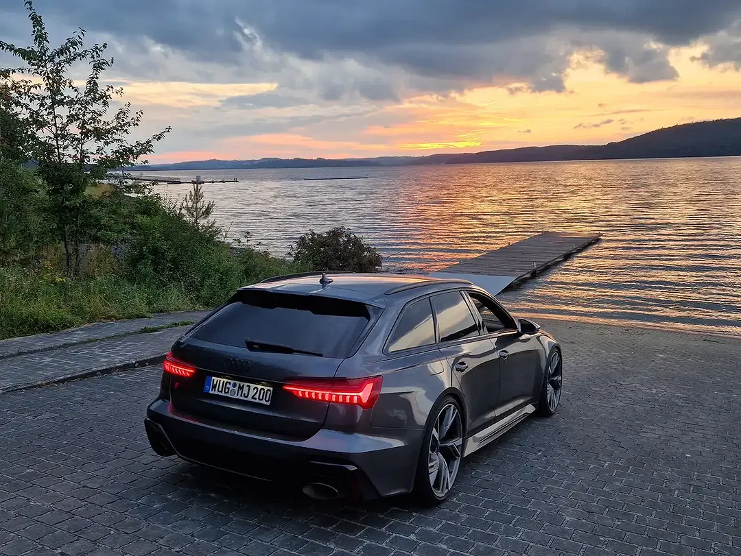 Audi RS6 - Thumbnail 2