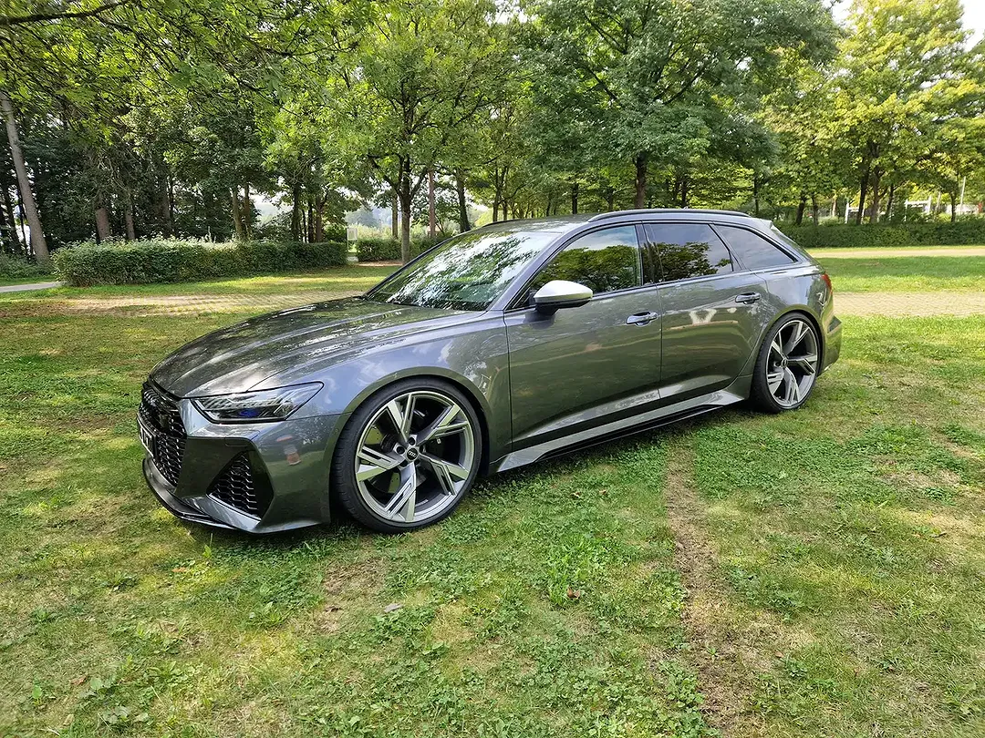 Audi RS6 - Thumbnail 2