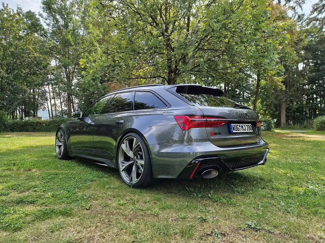 Audi RS6 - Thumbnail 4