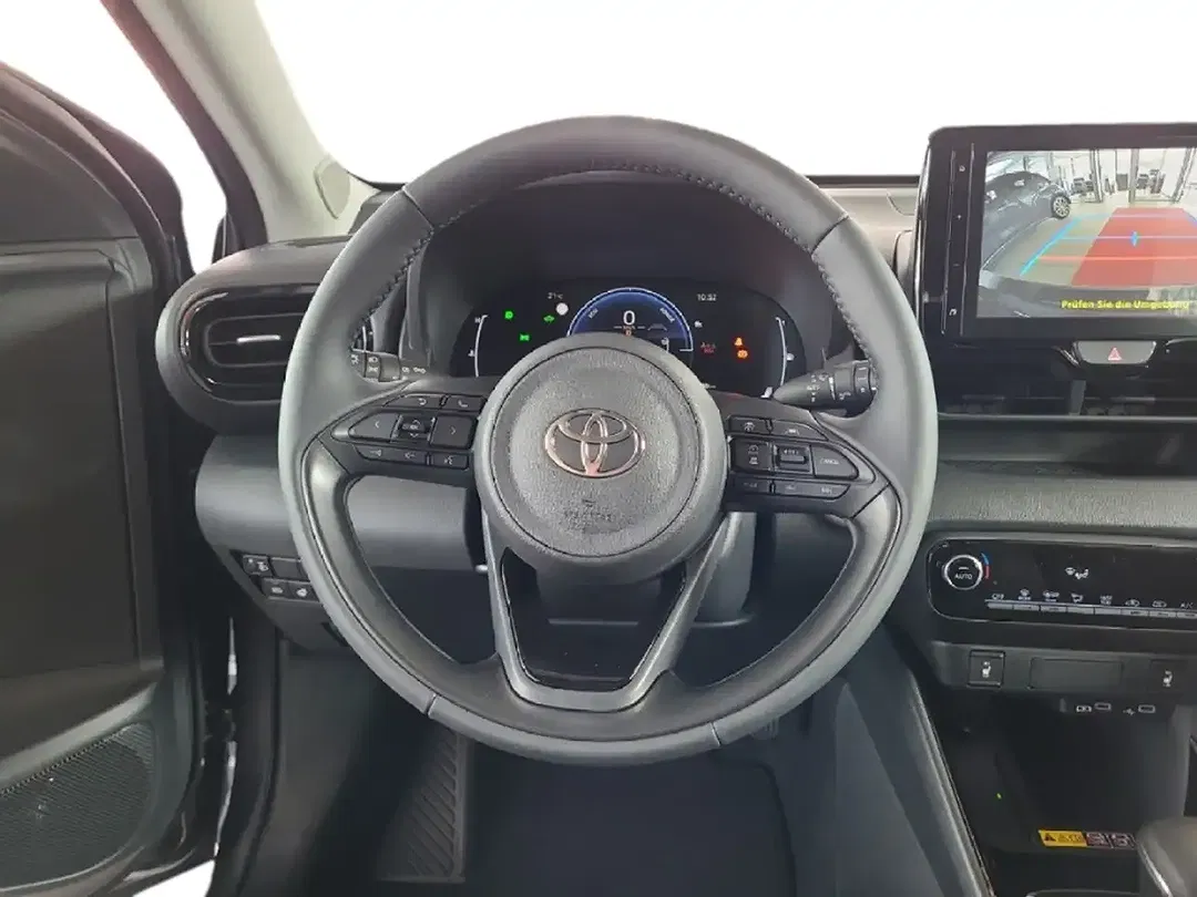 Toyota Yaris - Thumbnail 10