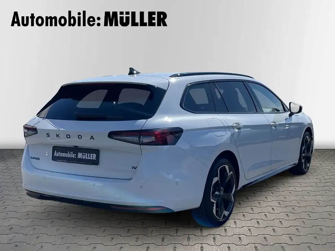 Skoda Superb - Thumbnail 8