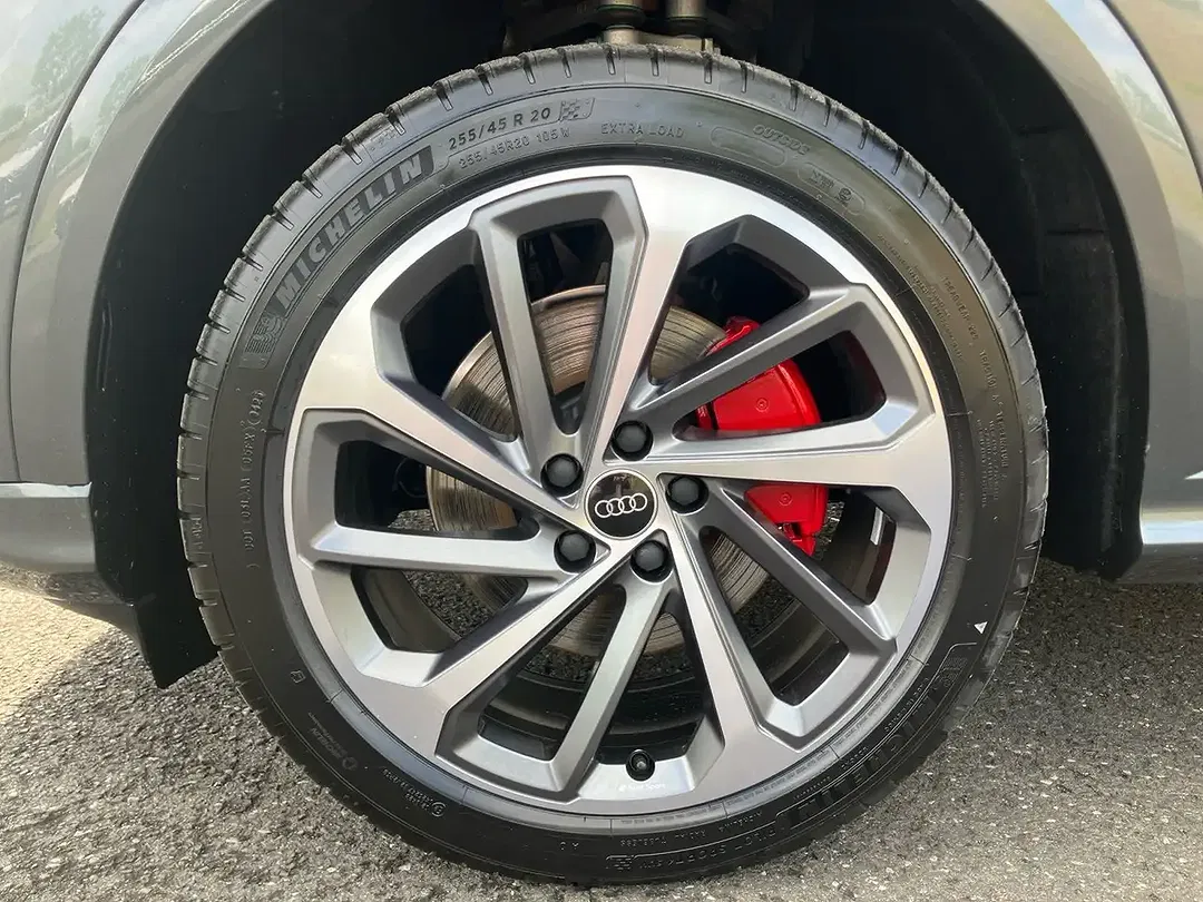 Audi Q5 - Thumbnail 6