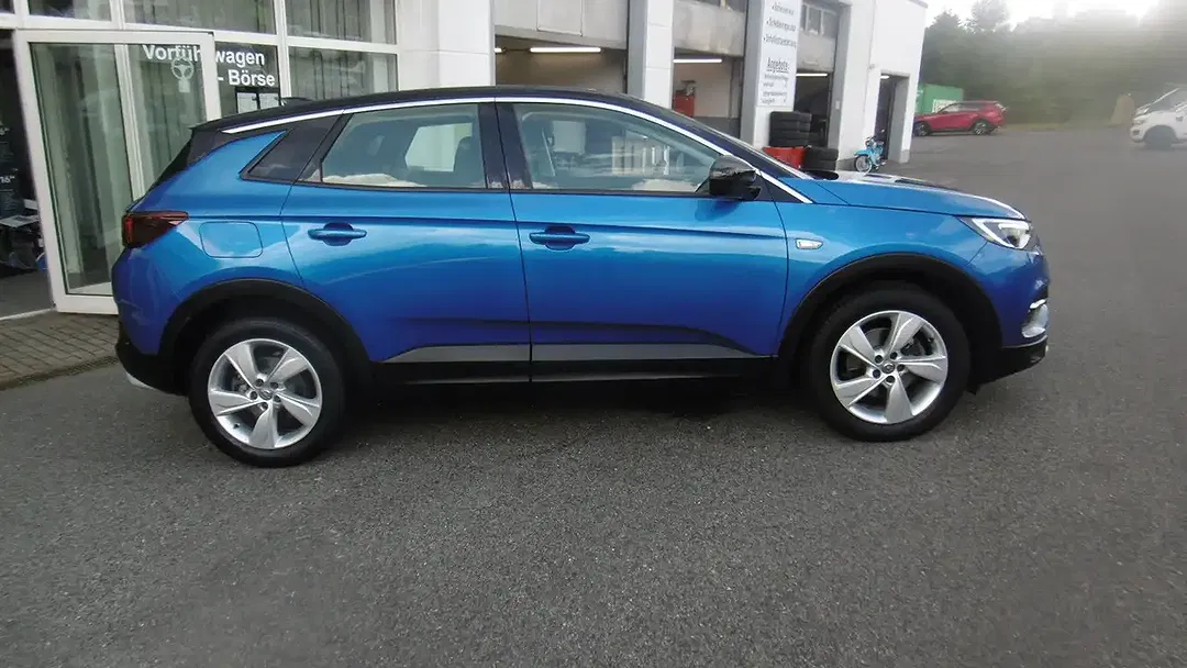 Opel Grandland X - Thumbnail 4
