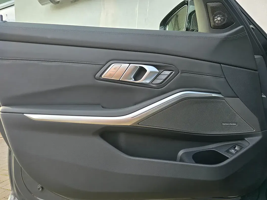 BMW M3 - Thumbnail 13