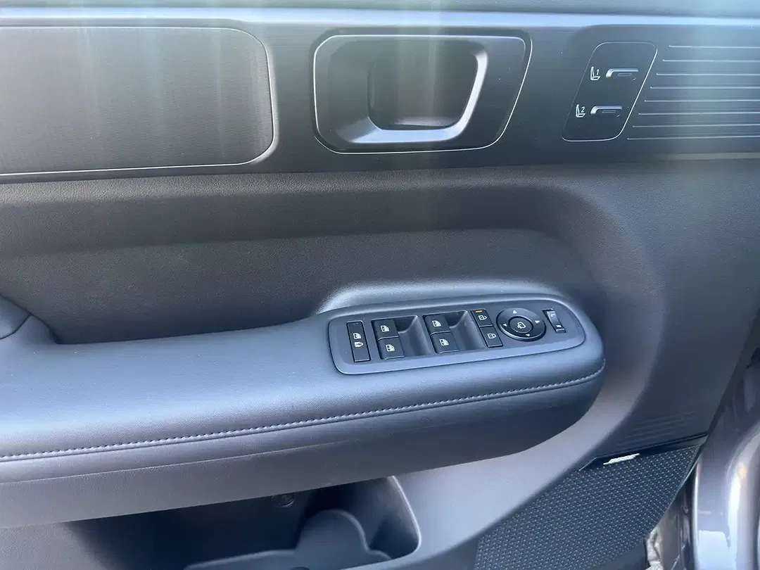Hyundai SANTA FE - Thumbnail 10