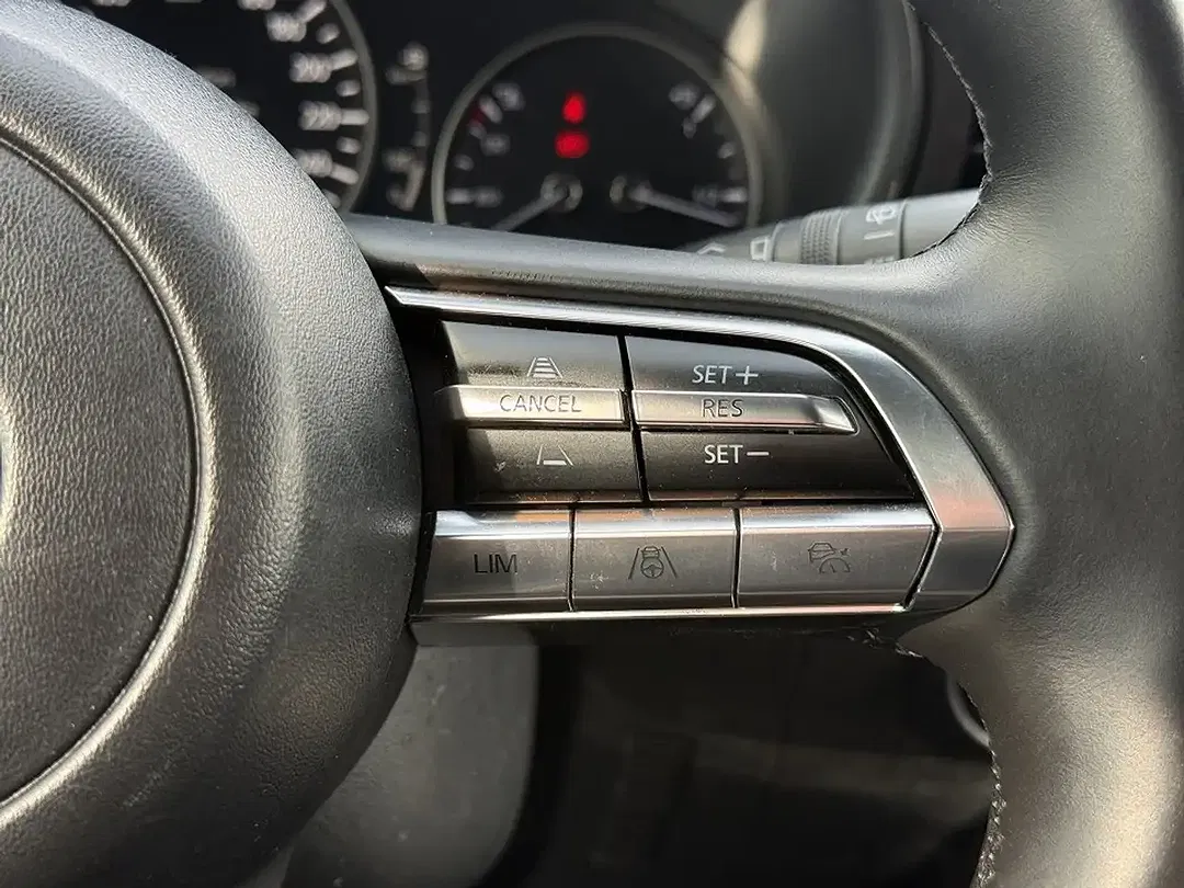 Mazda 3 - Thumbnail 13