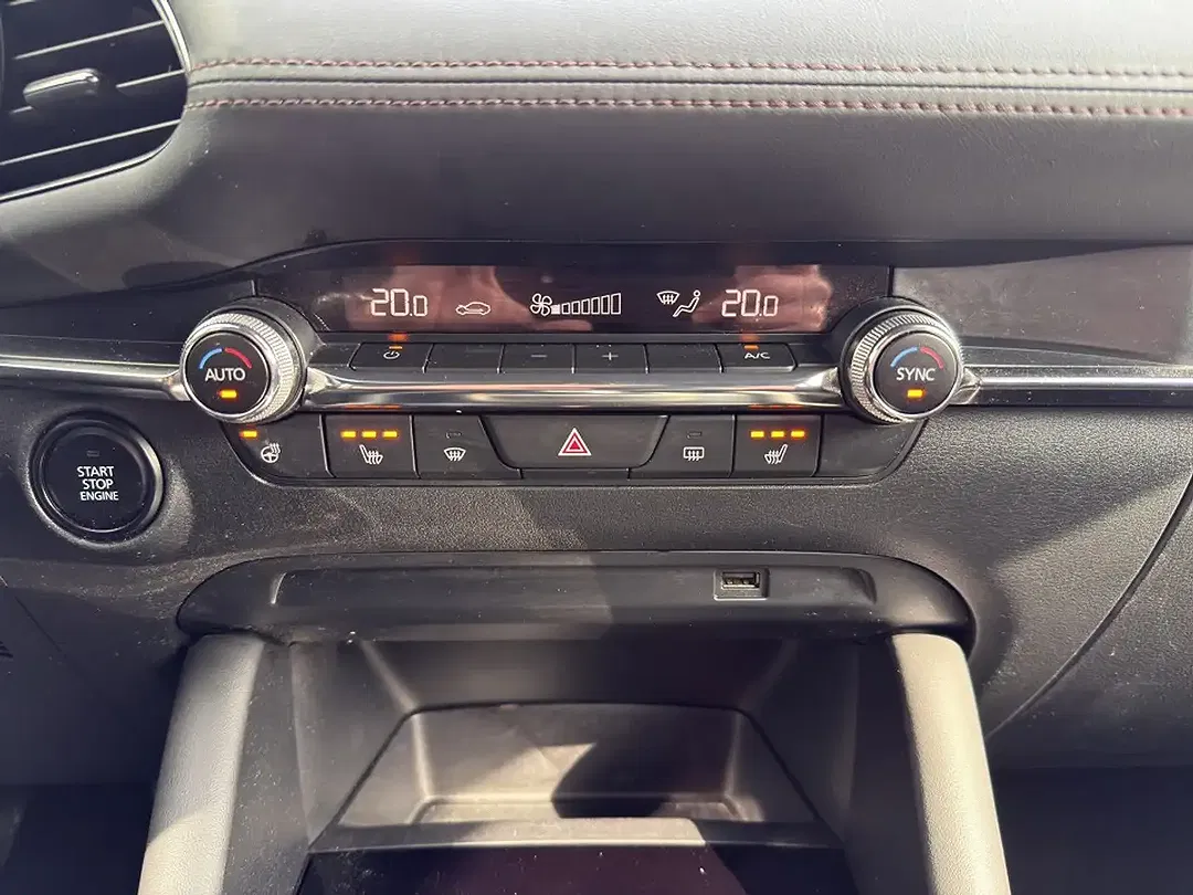 Mazda 3 - Thumbnail 16