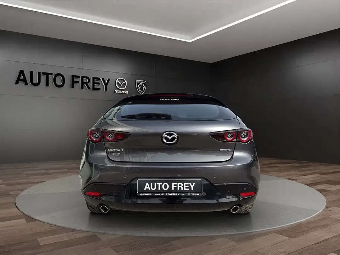 Mazda 3 - Thumbnail 4