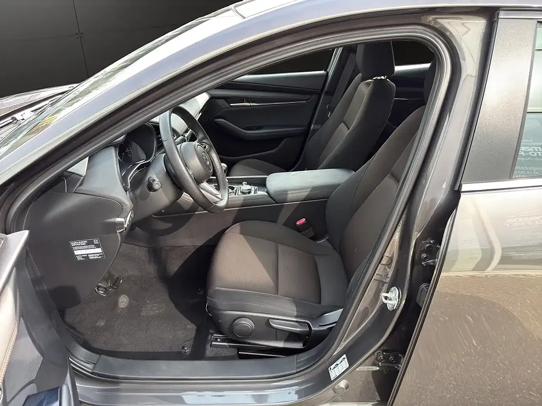 Mazda 3 - Thumbnail 7