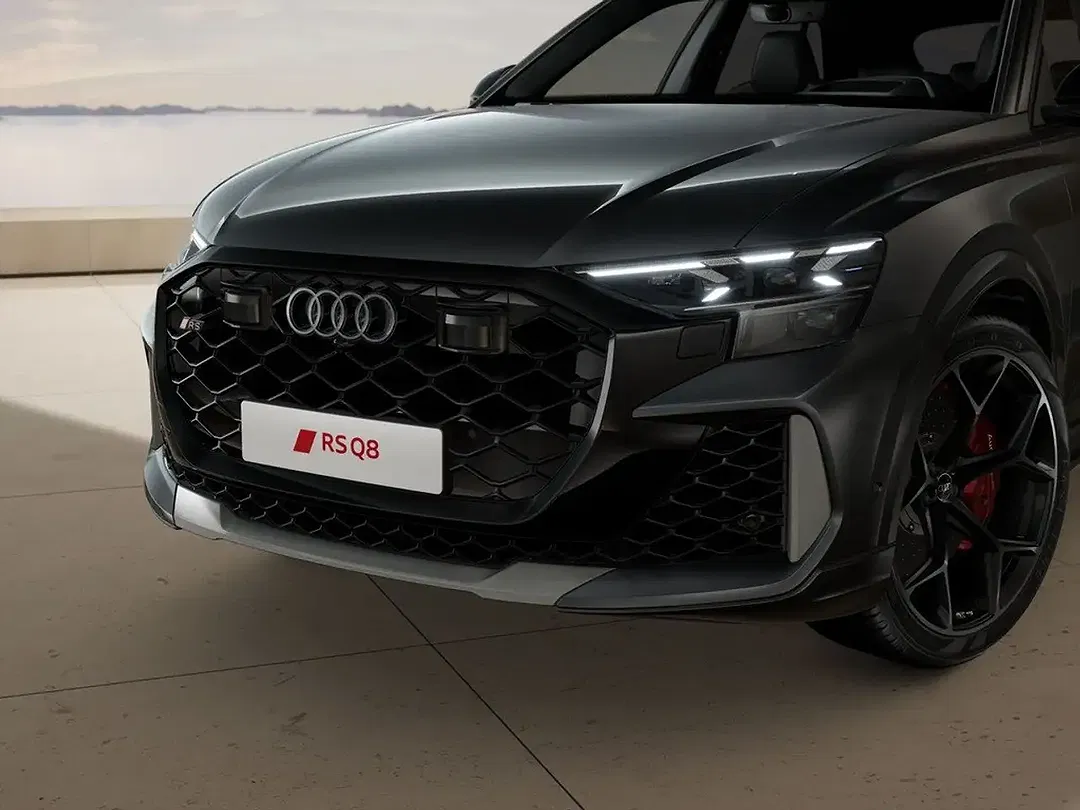 Audi RS Q8 - Thumbnail 6