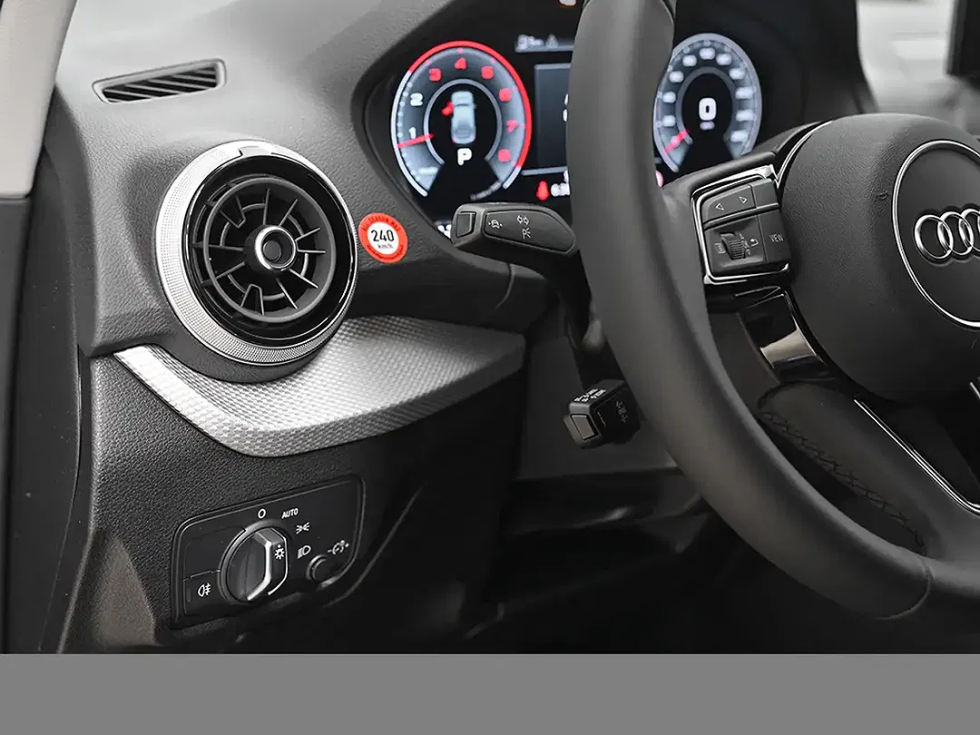 Audi Q2 - Thumbnail 11