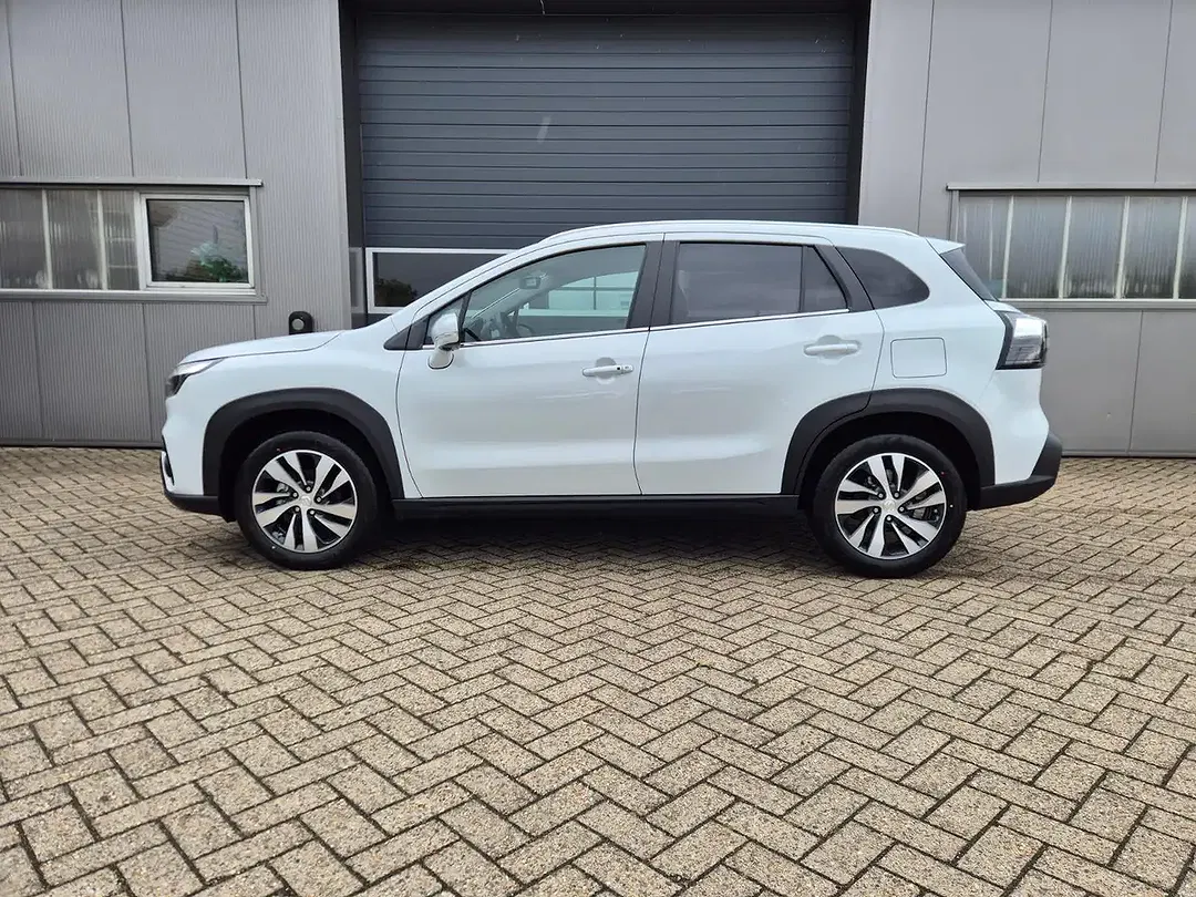 Suzuki S-Cross - Thumbnail 2