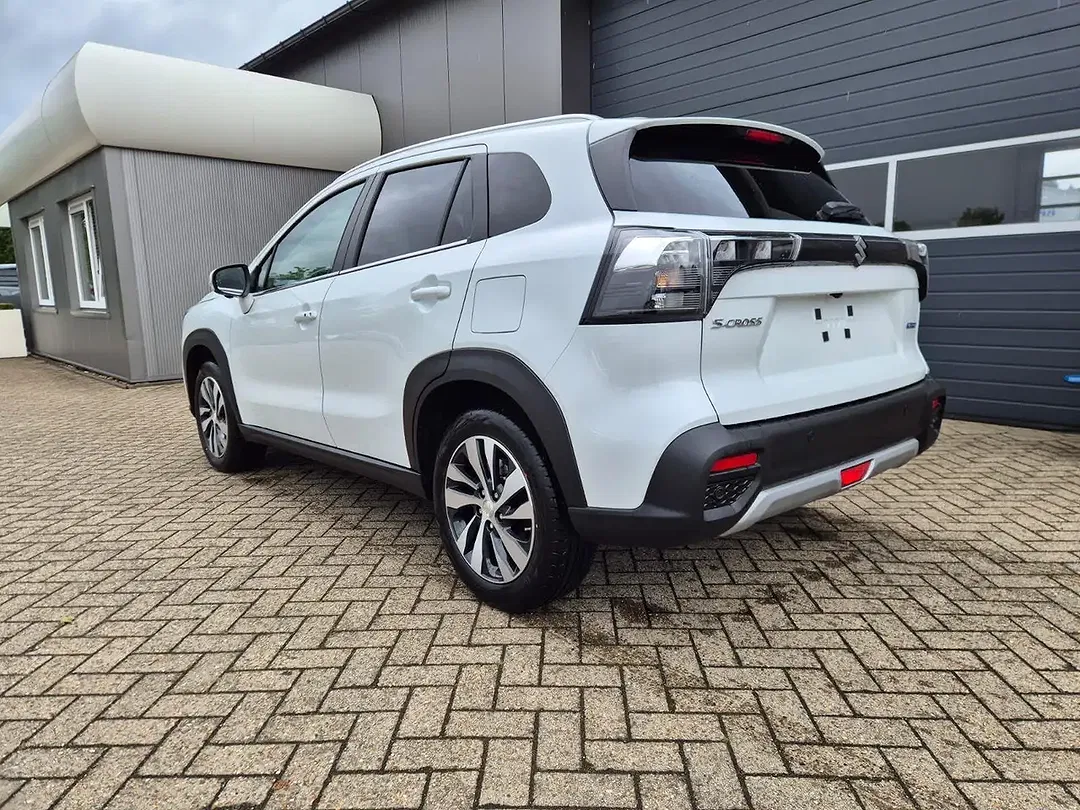 Suzuki S-Cross - Thumbnail 3