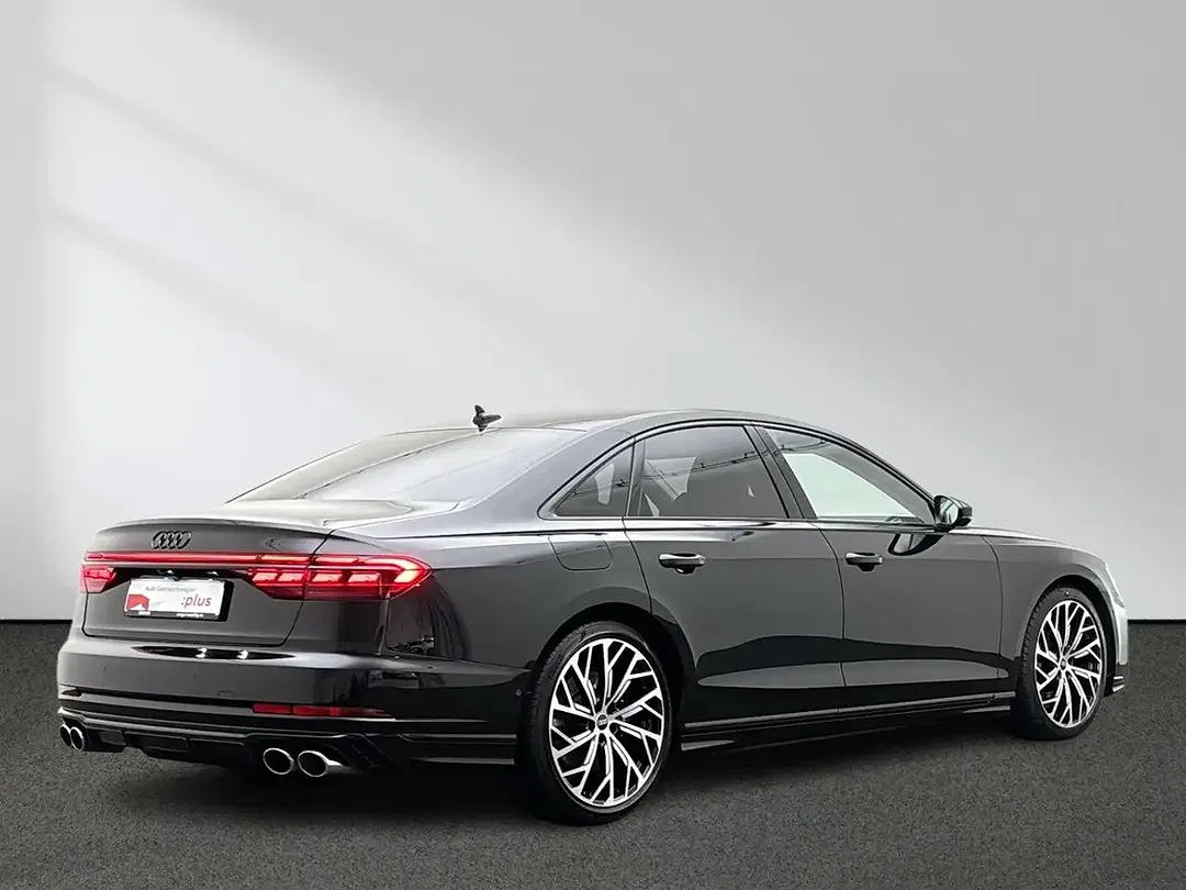 Audi S8 - Thumbnail 3