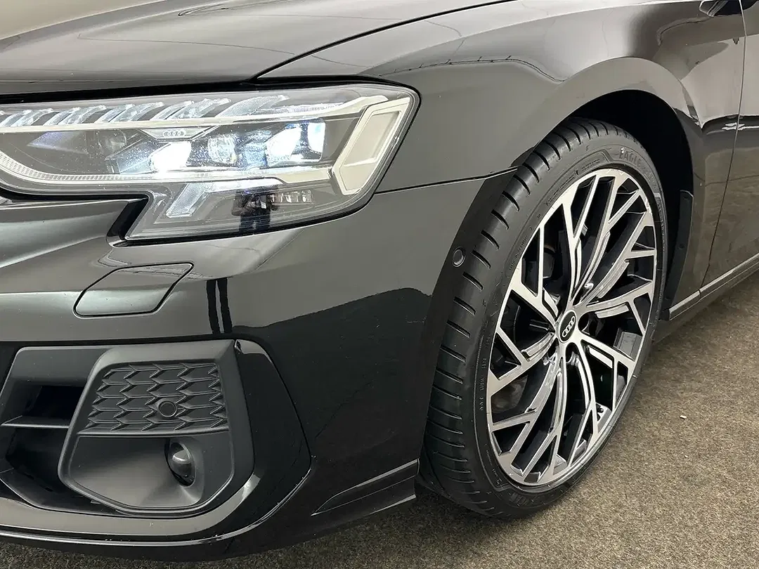 Audi S8 - Thumbnail 6