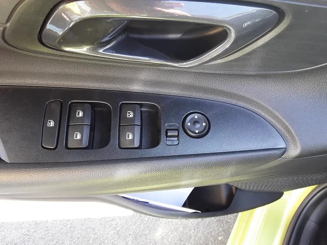 Hyundai i20 - Thumbnail 10
