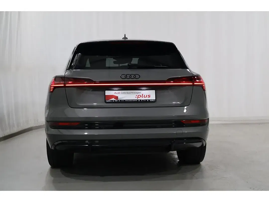 Audi e-tron - Thumbnail 4