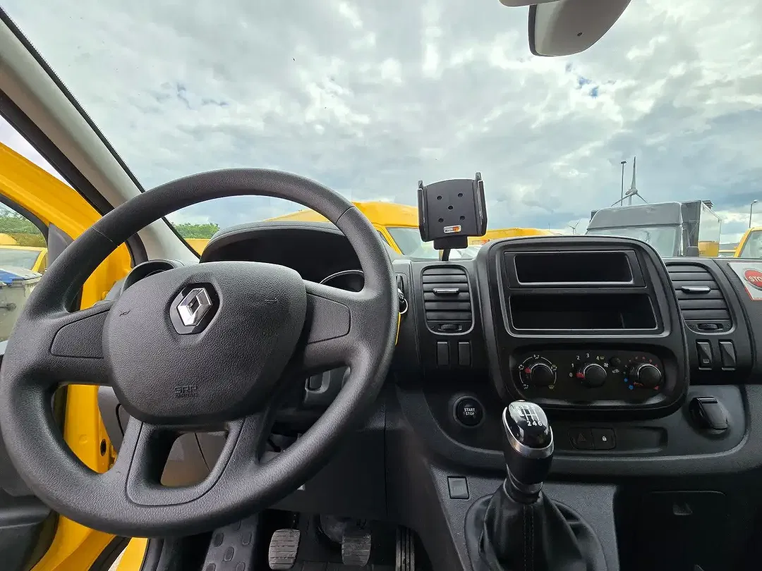 Renault Trafic - Thumbnail 10