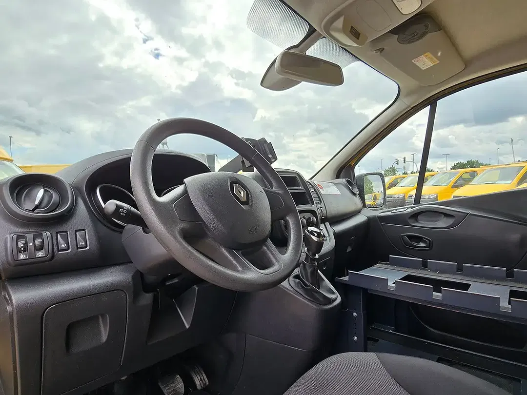 Renault Trafic - Thumbnail 9
