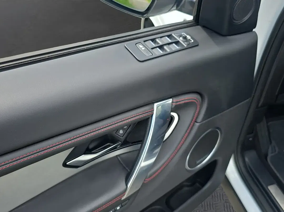 Land Rover Discovery Sport - Thumbnail 13