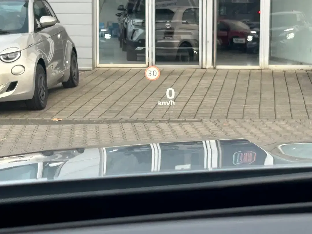 Mitsubishi Outlander - Thumbnail 14