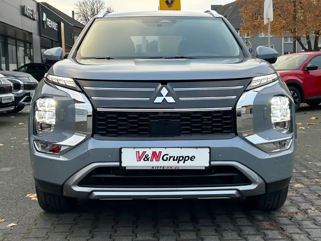 Mitsubishi Outlander - Thumbnail 6