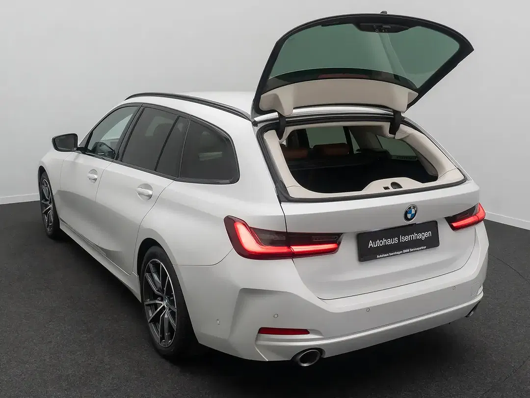 BMW 330 - Thumbnail 13