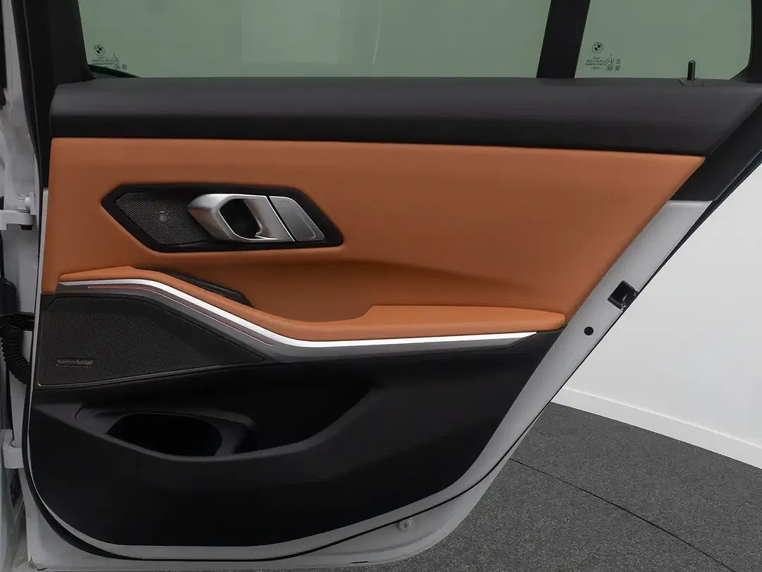 BMW 330 - Thumbnail 32