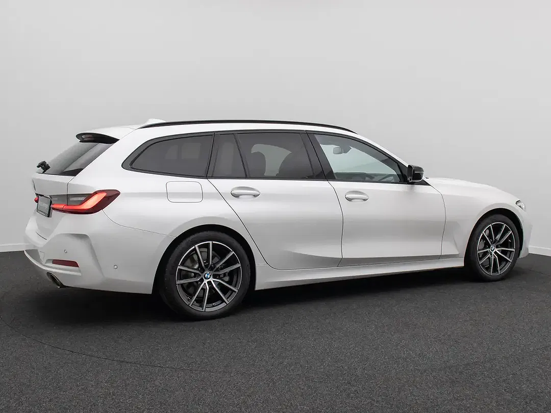 BMW 330 - Thumbnail 6