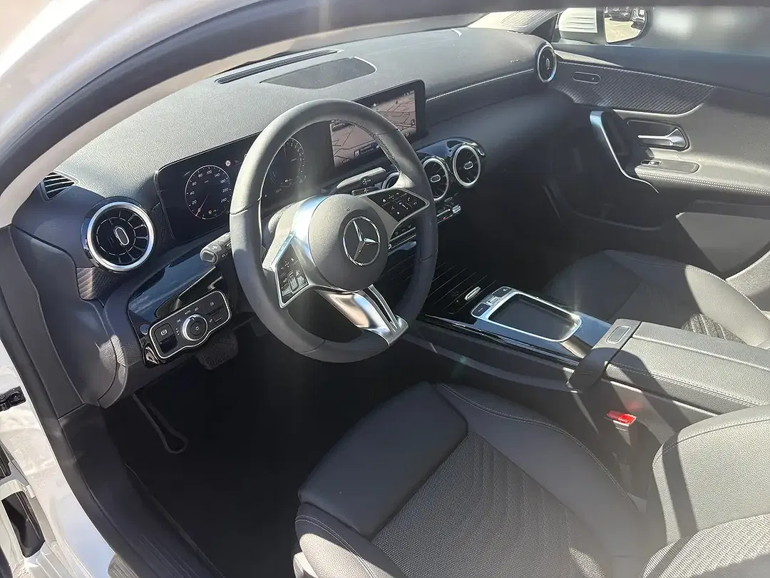 Mercedes-Benz A 250 - Thumbnail 10