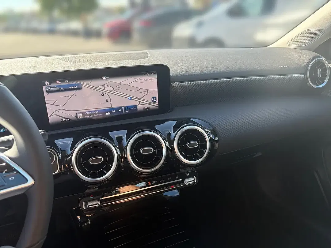 Mercedes-Benz A 250 - Thumbnail 12
