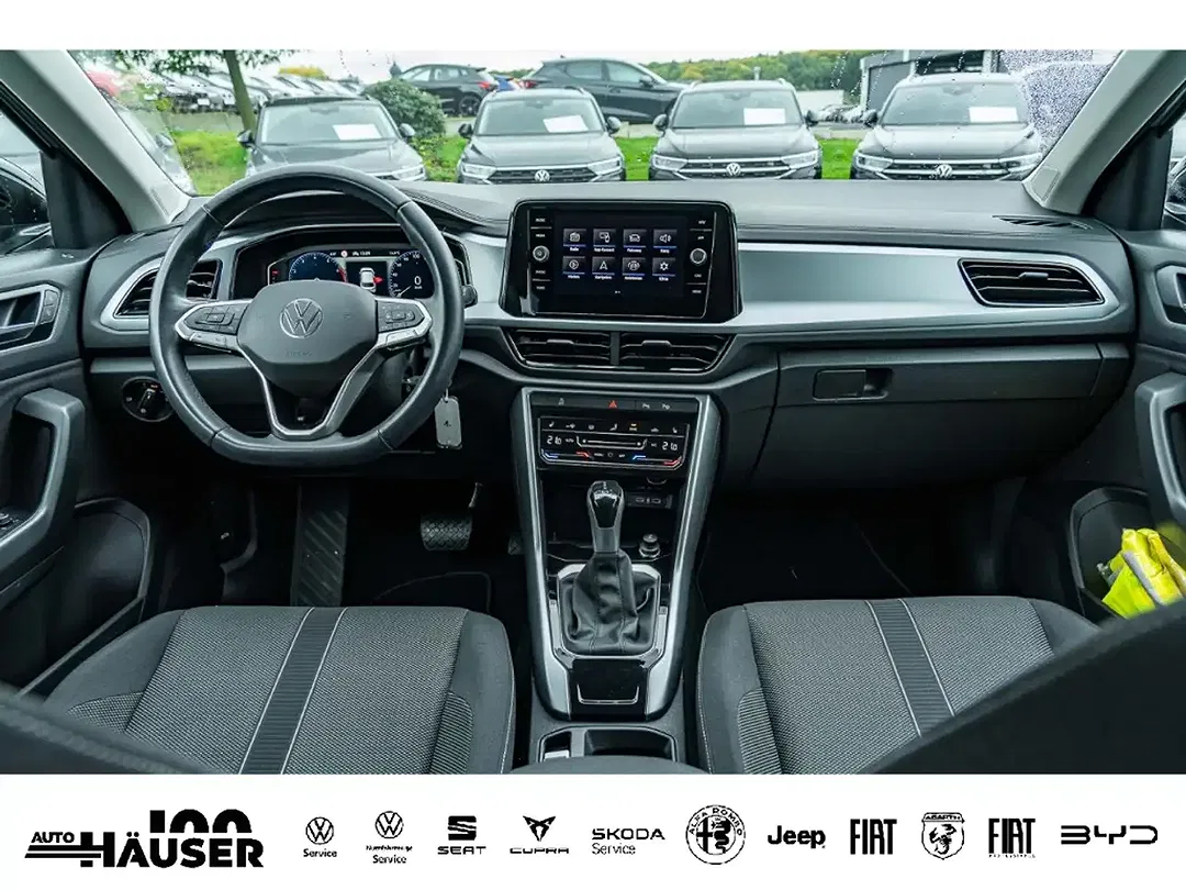Volkswagen T-Roc - Thumbnail 11