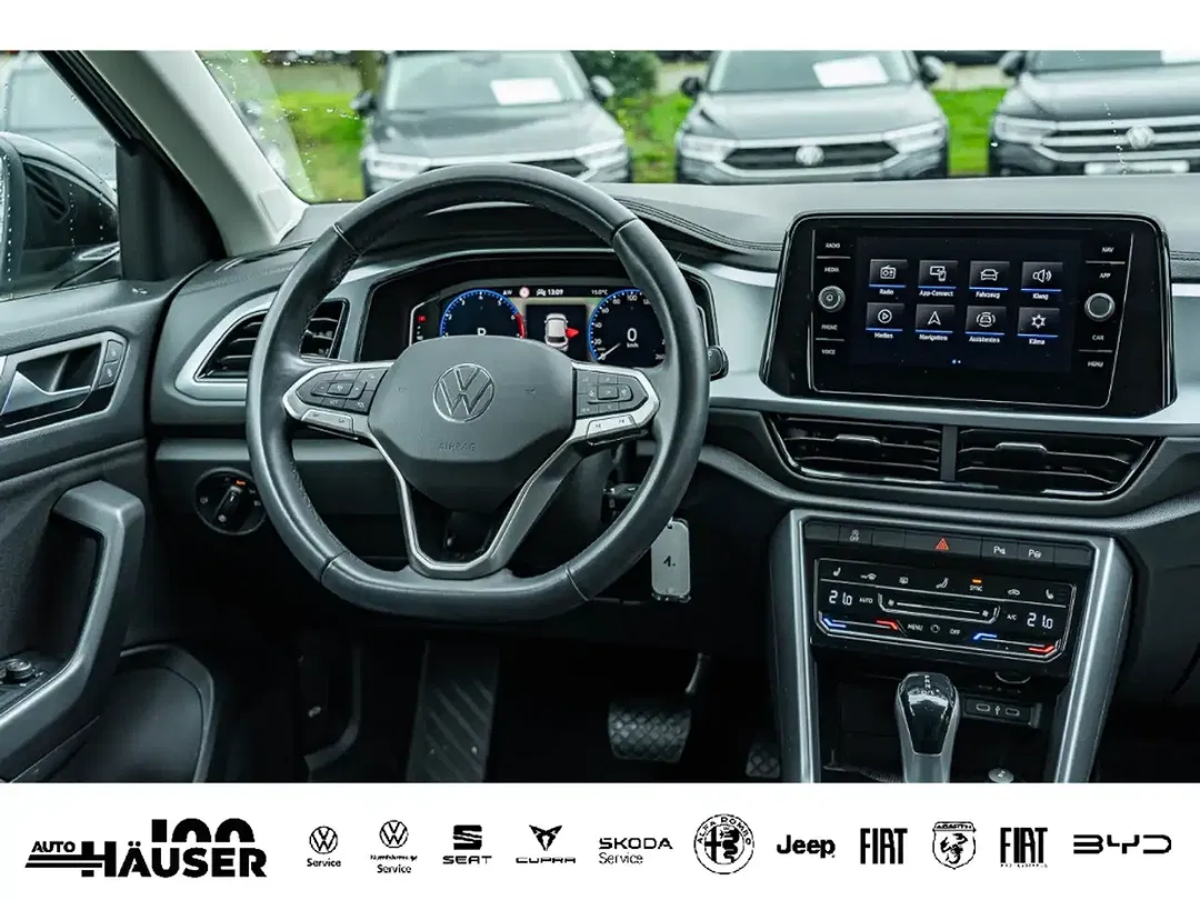 Volkswagen T-Roc - Thumbnail 12