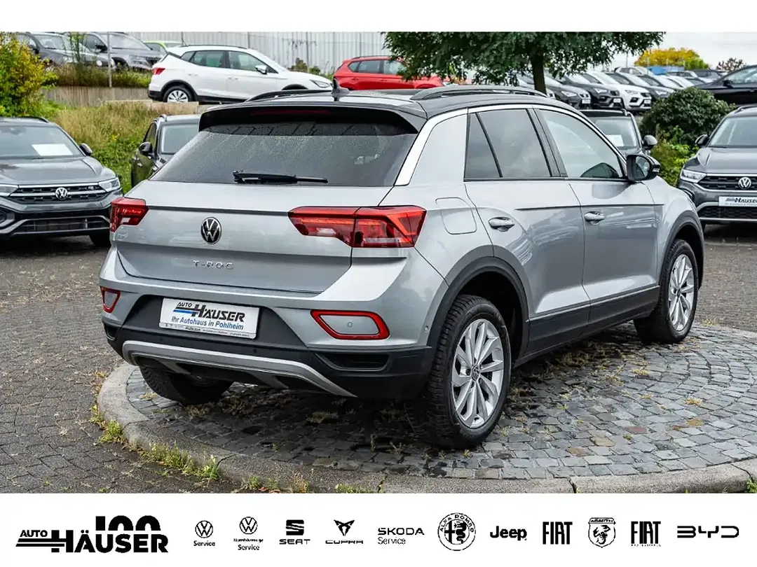 Volkswagen T-Roc - Thumbnail 4