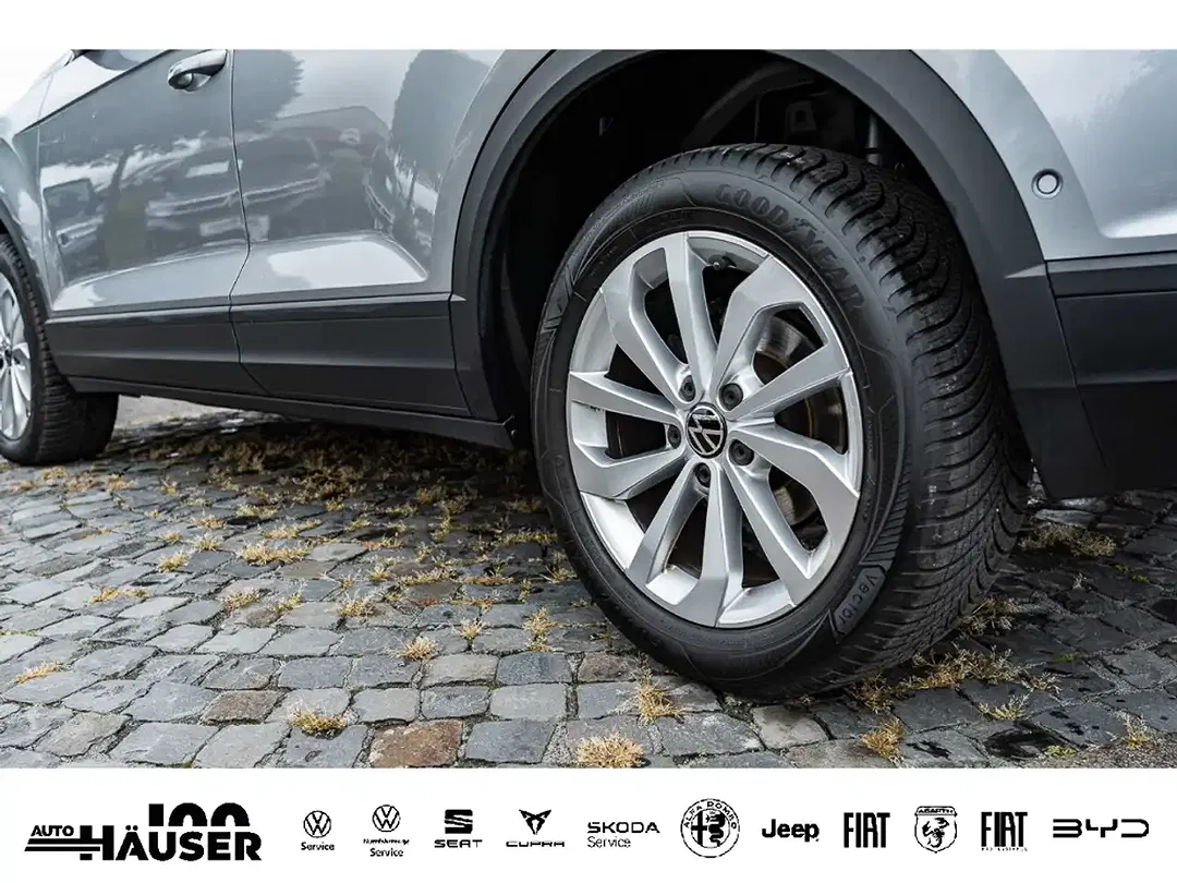 Volkswagen T-Roc - Thumbnail 6