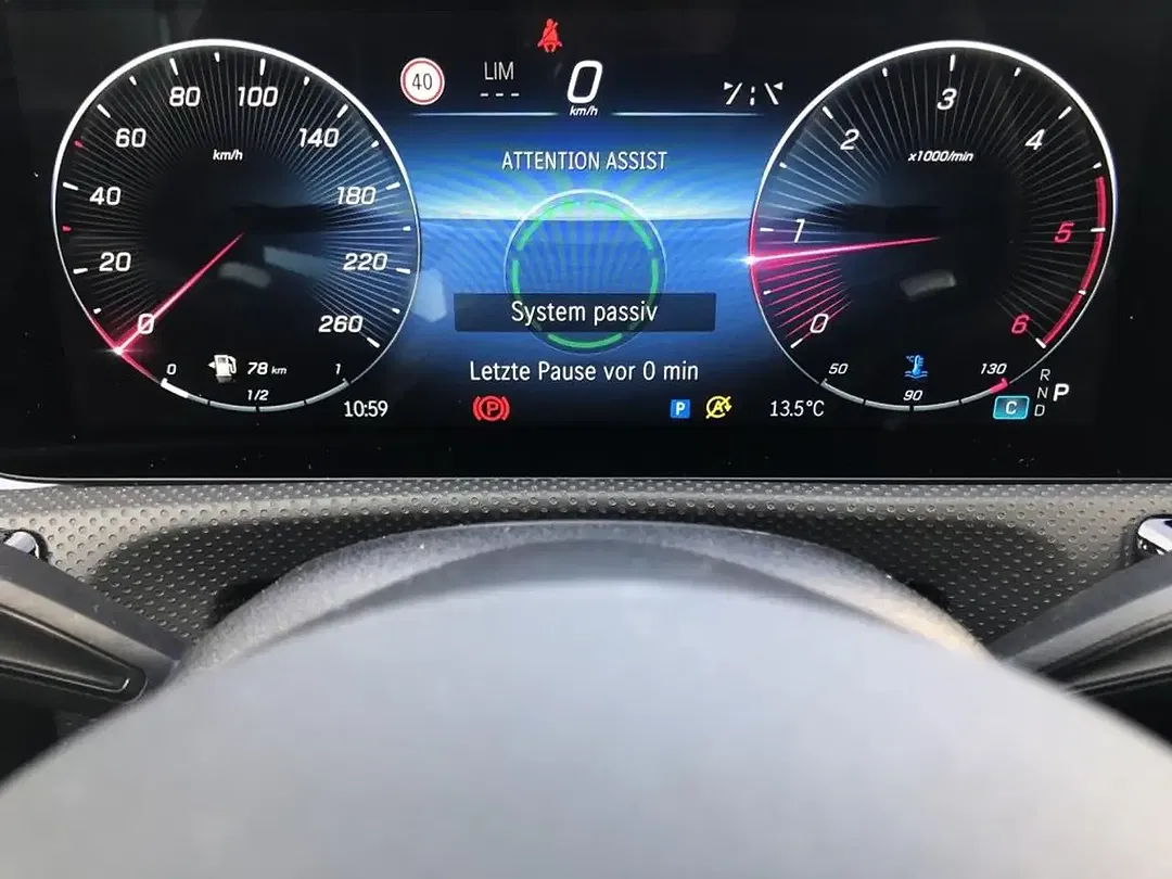 Mercedes-Benz CLA 220 - Thumbnail 9
