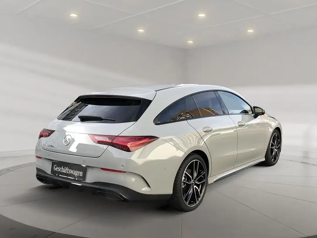 Mercedes-Benz CLA 220 - Thumbnail 2