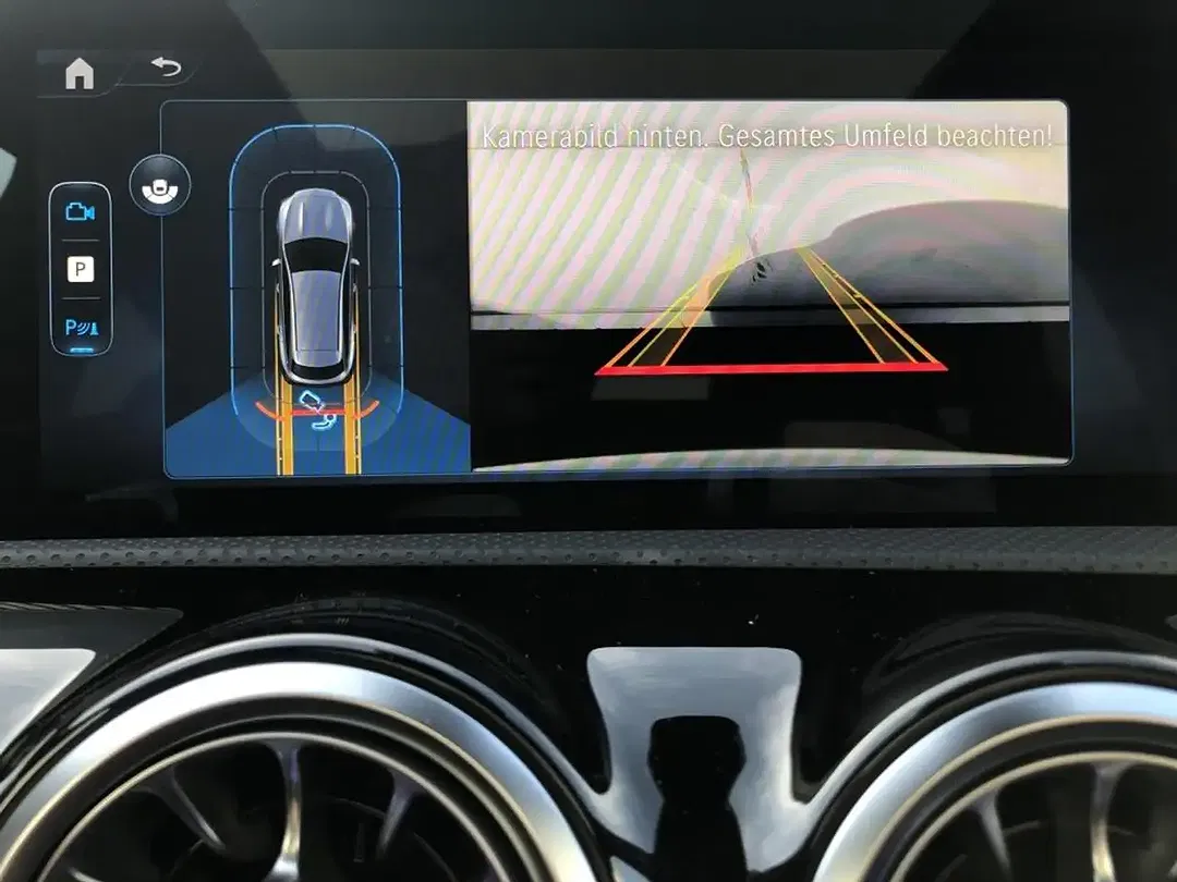 Mercedes-Benz CLA 220 - Thumbnail 6