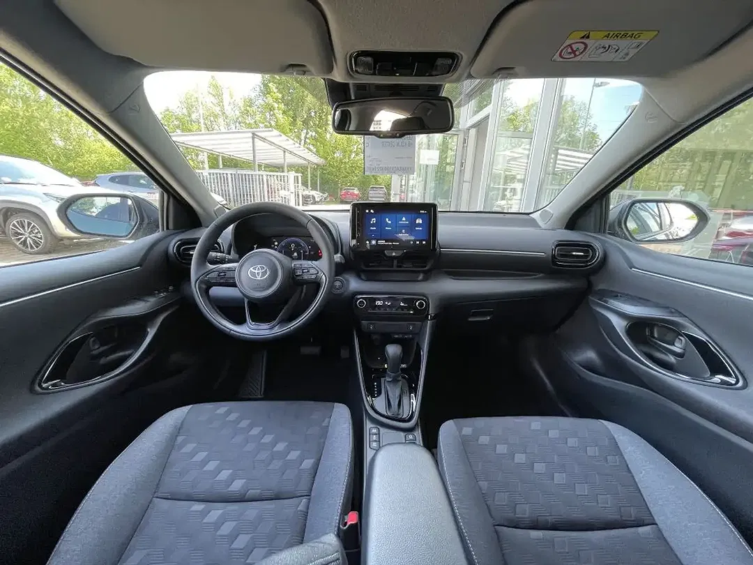 Toyota Yaris - Thumbnail 10
