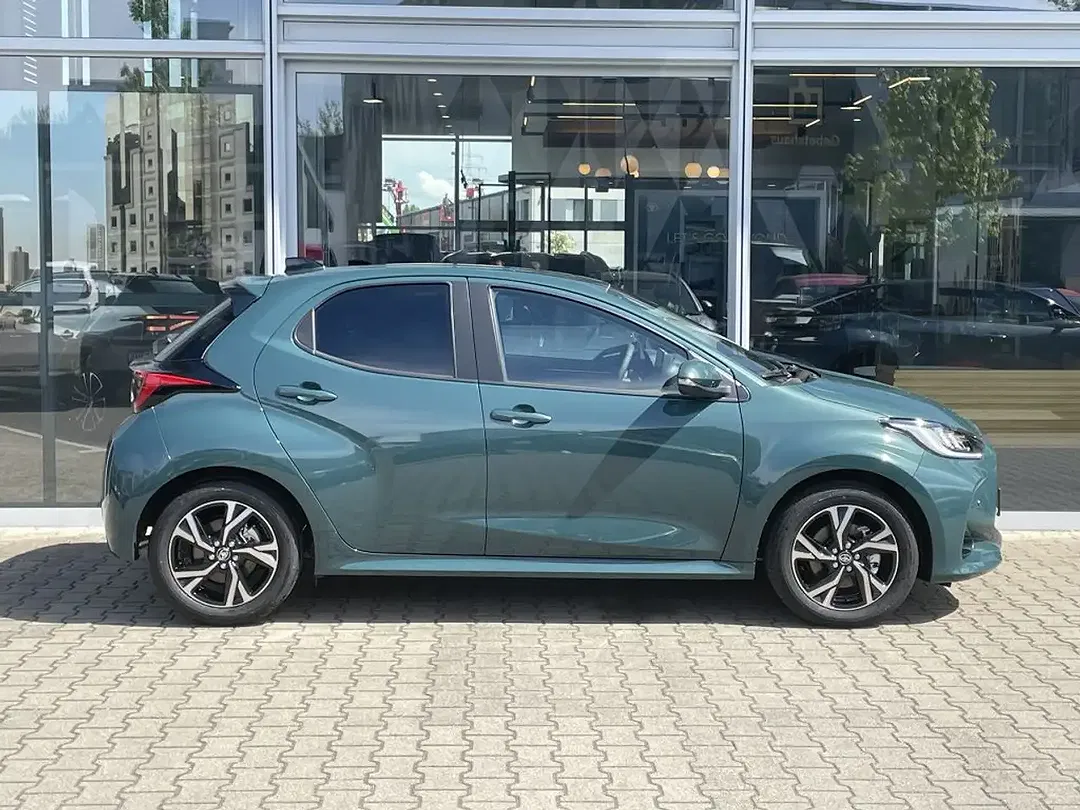Toyota Yaris - Thumbnail 3