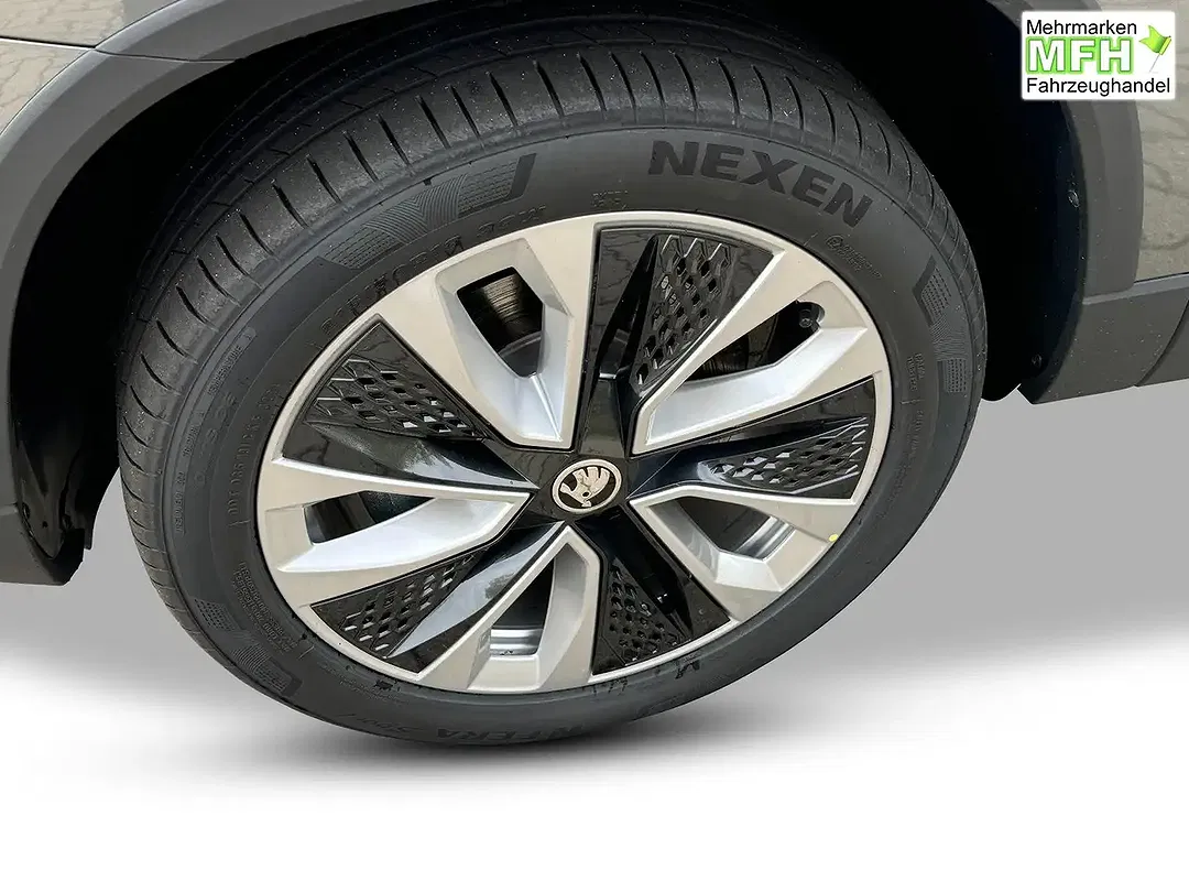 Skoda Karoq - Thumbnail 8