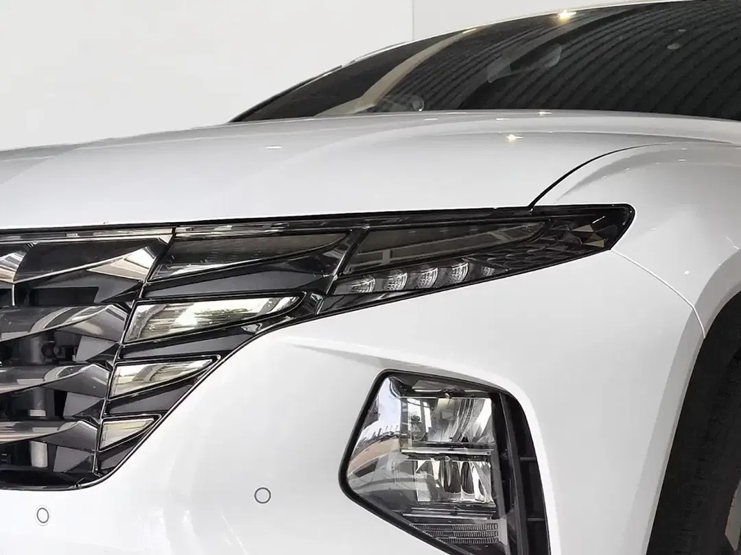 Hyundai TUCSON - Thumbnail 6